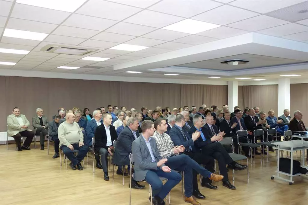 Uczestnicy podczas spotkania Noworcznego w sali konferencyjnej Centrum Konferencyjno-Wypoczynkowego w Mierkach koło Olsztynka