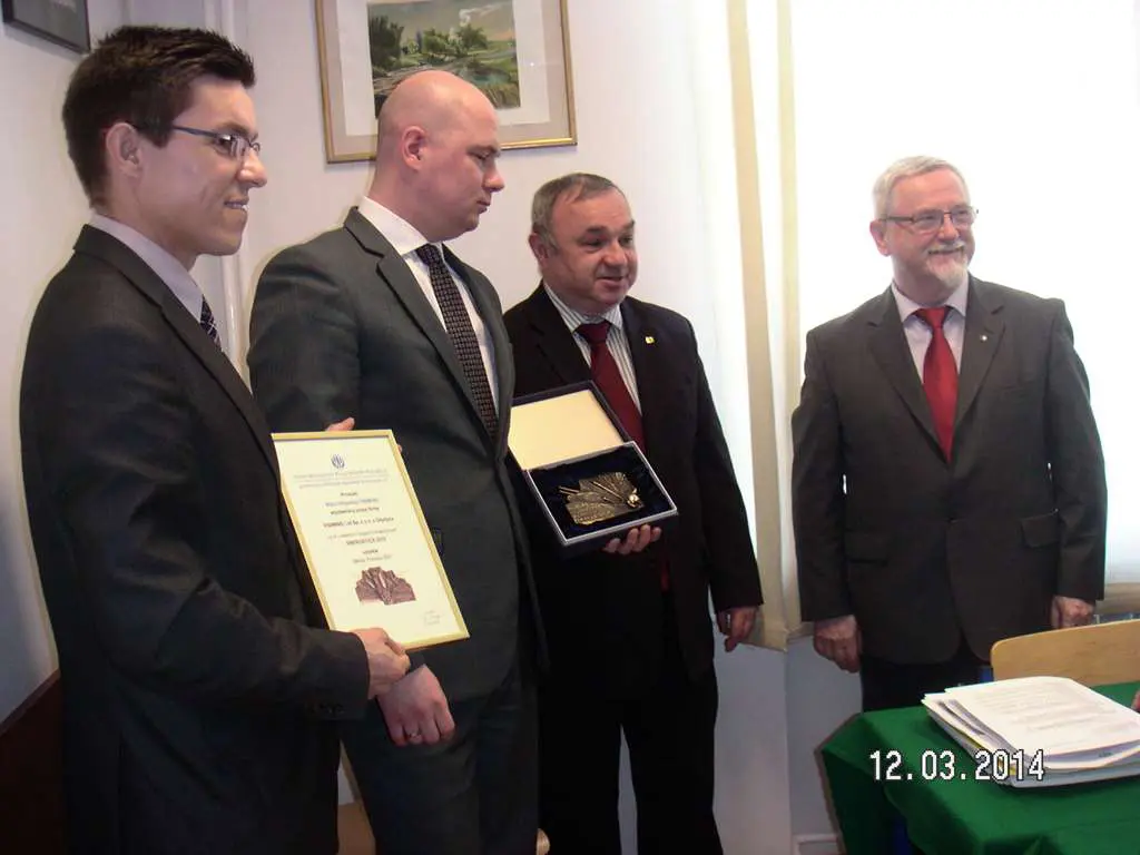 Od lewej: p. Marek Kleina, p. Łukasz Olszewki, prof. Jerzy Barglik, kol. Jan Chojecki