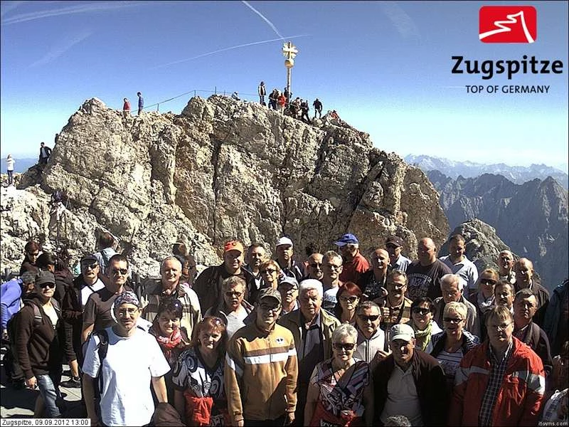 Uczestnicy wycieczki na najwyższym szczycie Alp Tyrolskich - Zuspitze 2962 m n.p.m.