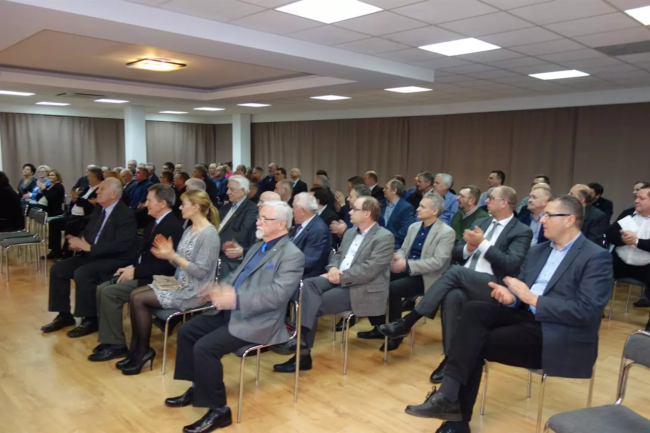 Uczestnicy podczas spotkania Noworcznego w sali konferencyjnej w Mierkach koło Olsztynka